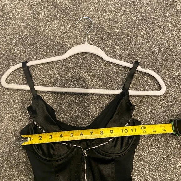 Forever 21 Black Emo Goth BDSM Punk Rock Alt Crop Top Zipper Detail Size Small - Picture 3 of 5